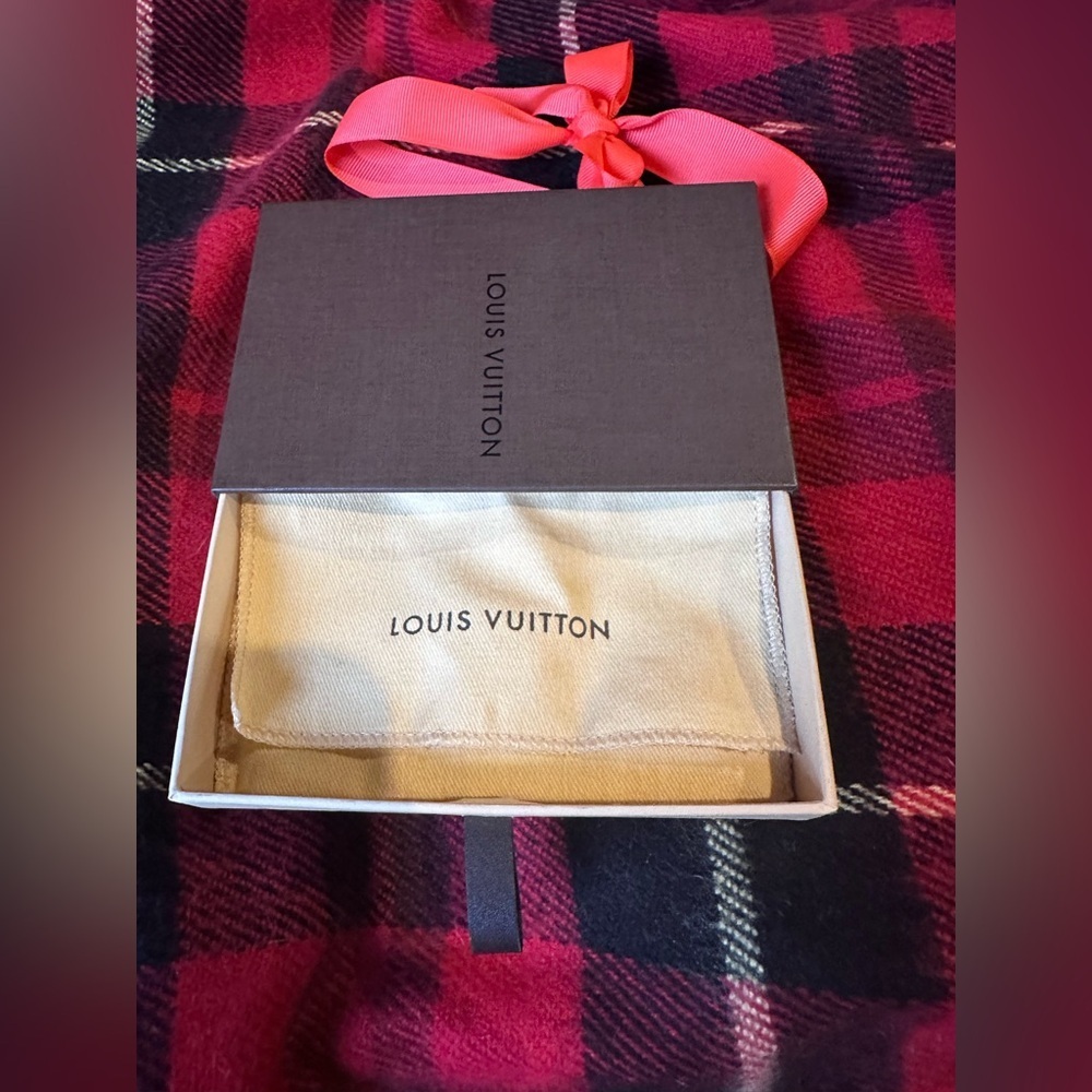 Authentic Louis Vuitton Empty Gift Box, dust bag & Tie Set - Picture 7 of 13